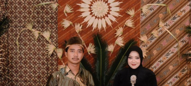 Pernikahan Bertema 70an